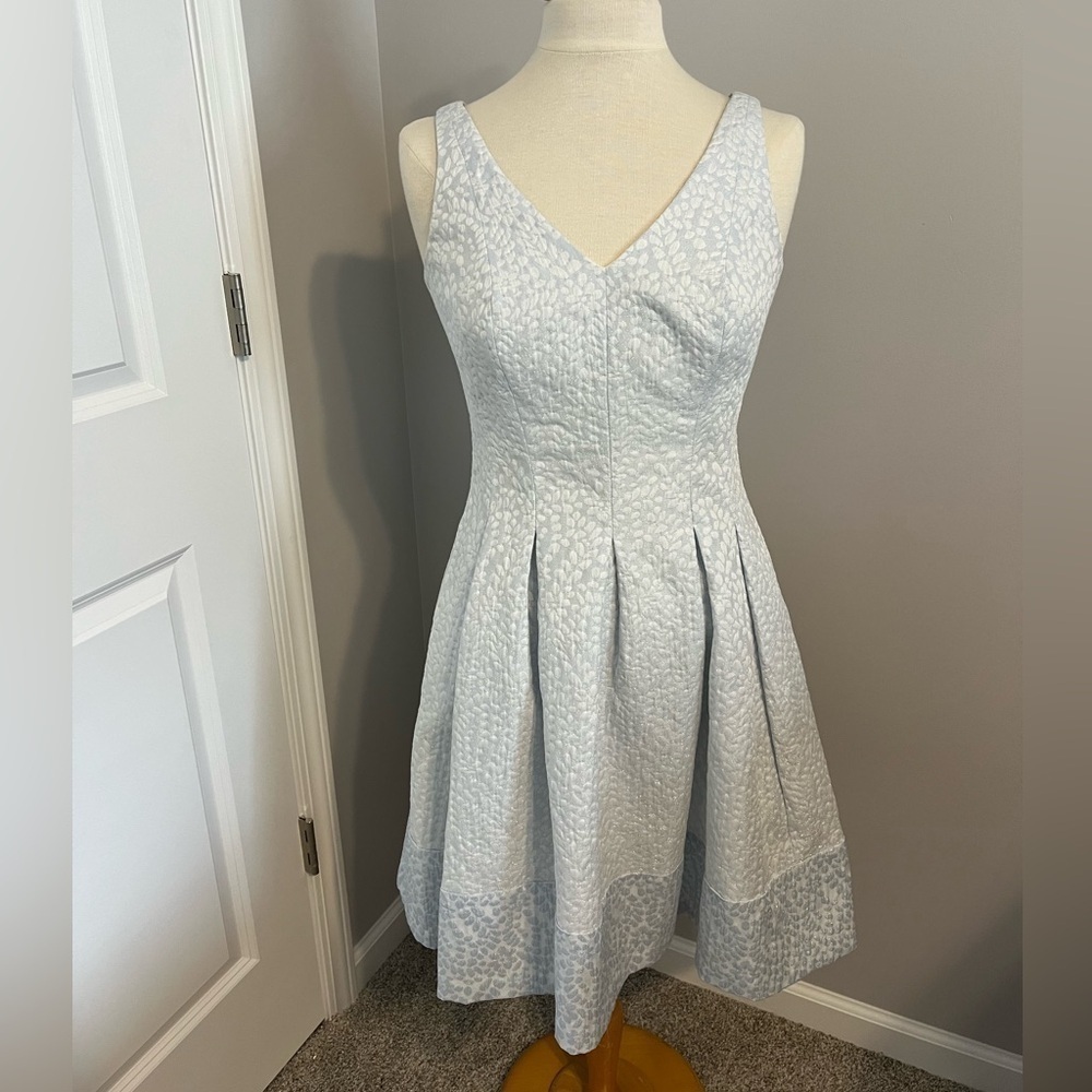 Lauren Ralph Lauren Lt. Blue/Silver Brocade Floral Pleated Sleeveless Dress Sz 2